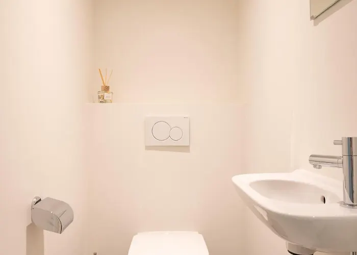 Apartment Situated Brand New For 5