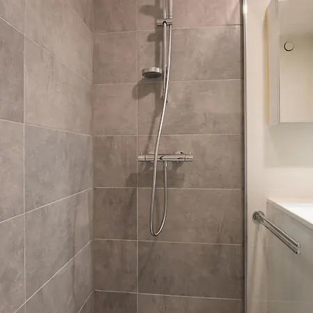 Apartment Situated Brand New For 5 *